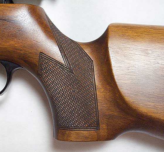 07-15-11-03-Diana-model-60-breakbarrel-target-rifle-pistol-grip-checkering.jpg.