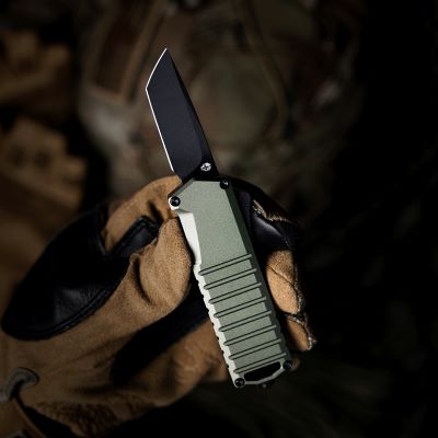 COMPACT AND LIGHTWEIGHT