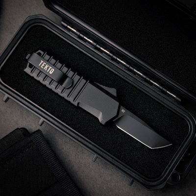 COMPACT AND LIGHTWEIGHT